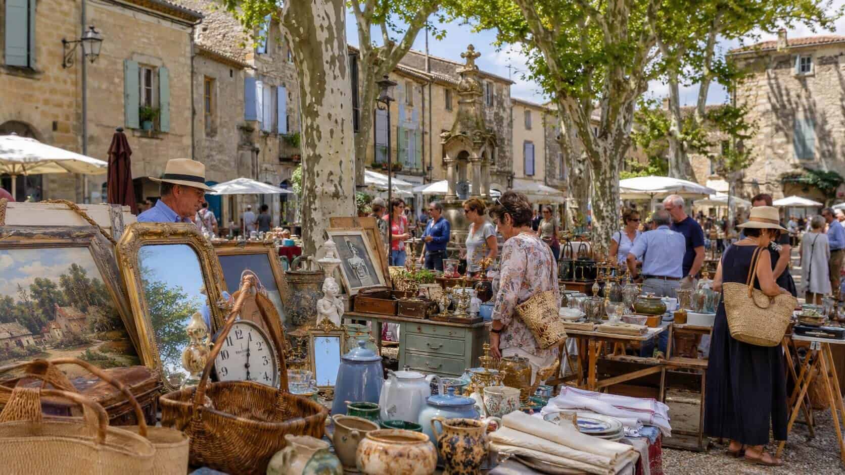 Best flea markets in France